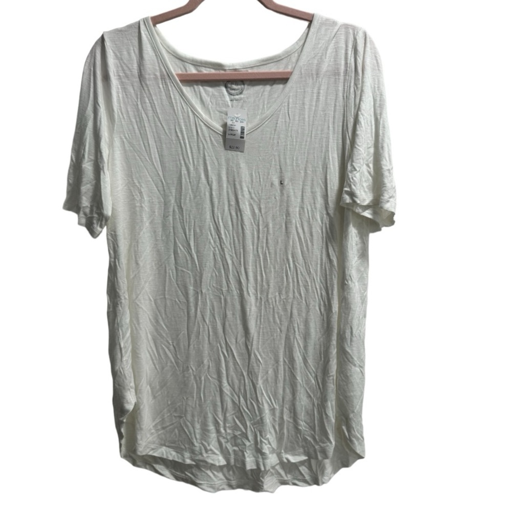 Maurices NWT White 24/7 T-Shirt size Large super soft